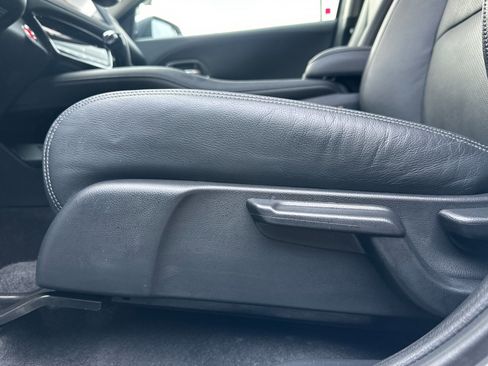 Used 2021 Honda HR-V EX-L image 13