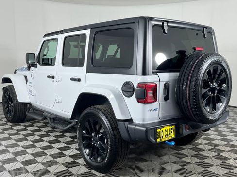 Used 2022 Jeep Wrangler Unlimited Sahara image 7