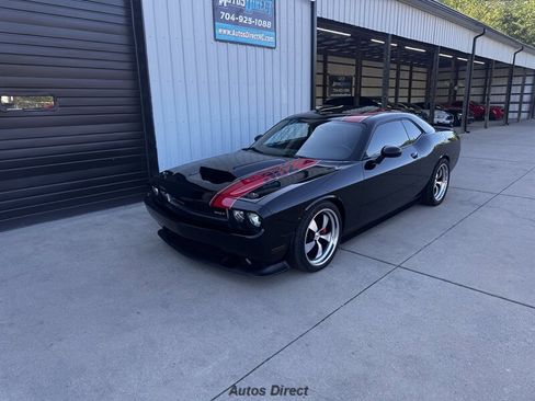 Used 2012 Dodge Challenger SRT8 image 2