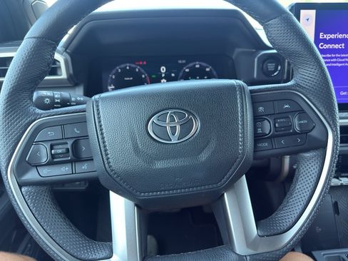 Used 2024 Toyota Tacoma Limited w/ Limited Package (LT) AWD/4WD image 16