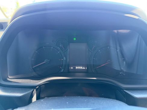 Used 2022 Toyota 4Runner SR5 Premium w/ Moonroof Package RWD image 16