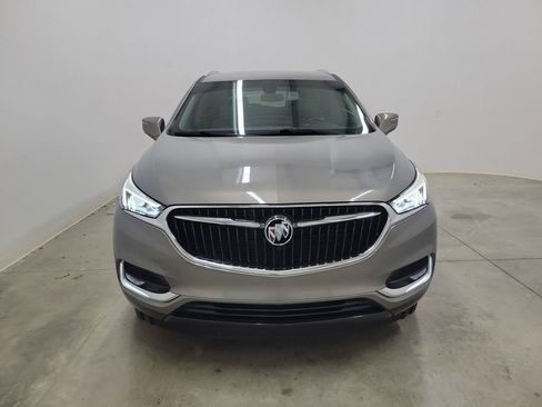 Used 2019 Buick Enclave Essence image 2