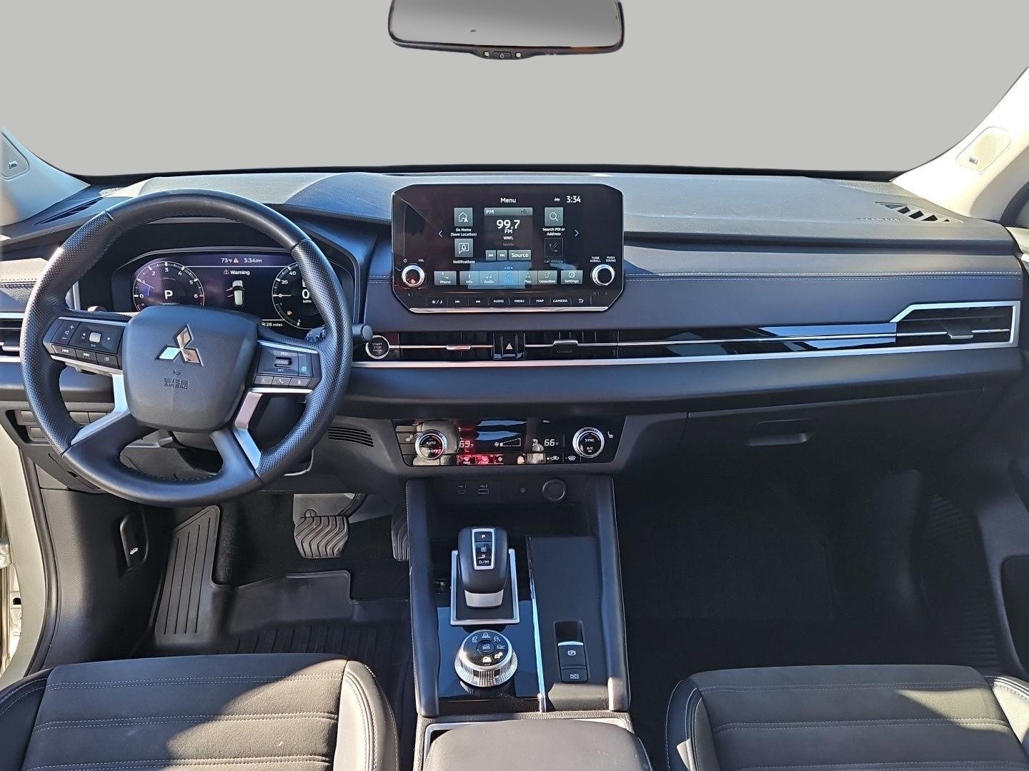 Used 2024 Mitsubishi Outlander AWD image 16