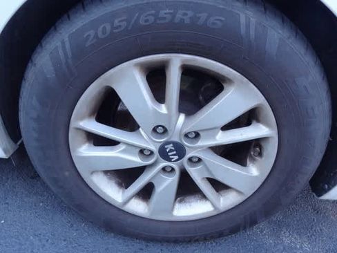 Used 2018 Kia Optima LX image 10