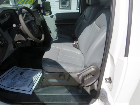 Used 2016 Ford F250 XL image 4