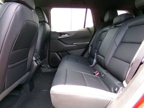 New 2026 Chevrolet Equinox LT w/ Convenience Package II image 8