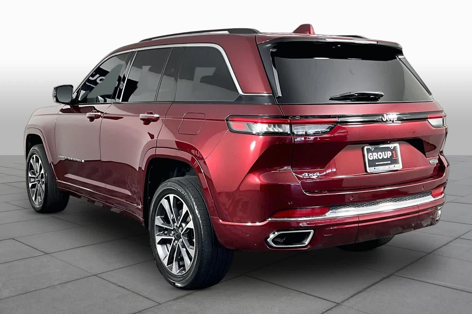 Used 2022 Jeep Grand Cherokee Overland AWD/4WD image 11