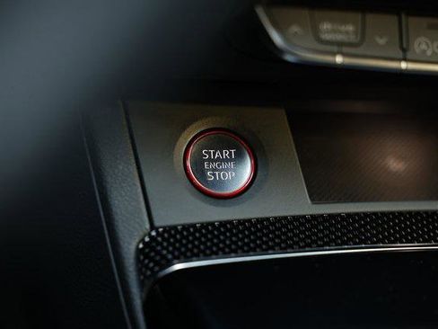 Certified 2024 Audi SQ5 Premium image 38