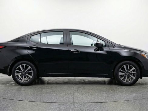 Used 2025 Nissan Versa SV FWD image 11