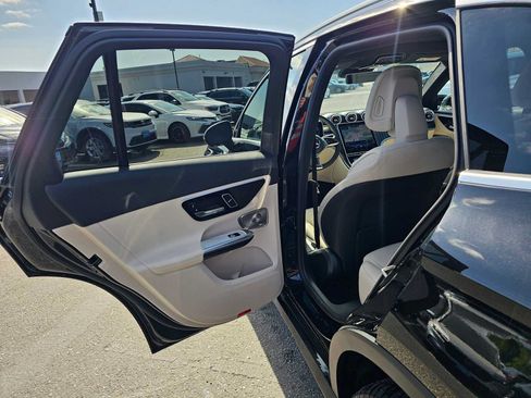 Used 2026 Mercedes-Benz GLC 300 4MATIC image 16
