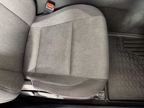 Used 2025 Toyota Camry LE image 33