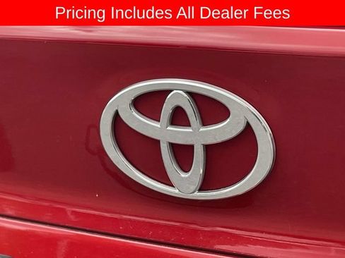 Used 2025 Toyota Camry SE FWD image 9