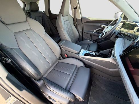 Certified 2025 Audi Q5 Prestige image 14