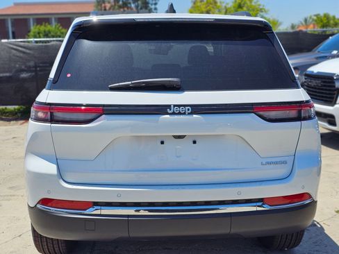 New 2026 Jeep Grand Cherokee Laredo RWD image 6