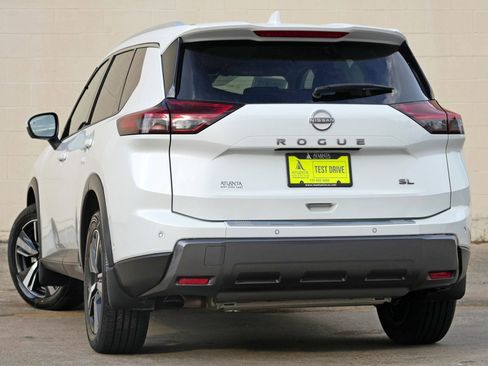 Used 2025 Nissan Rogue SL FWD image 5