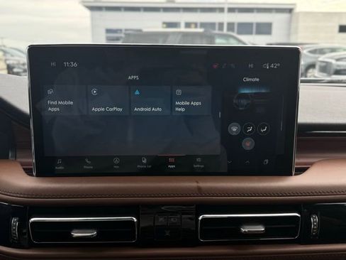 Used 2023 Lincoln Nautilus Reserve w/ Luxury Package image 33