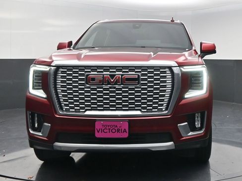 Used 2021 GMC Yukon XL Denali w/ Denali Premium Package image 18