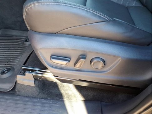 Used 2025 Toyota Tacoma TRD Off-Road w/ TRD Off Road Premium Package image 18