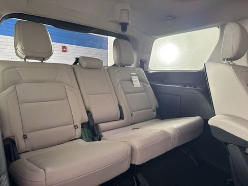 New 2025 Lincoln Navigator Reserve image 25