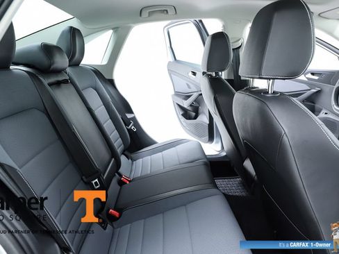 Used 2025 Volkswagen Jetta SE FWD image 74