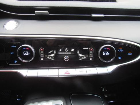 Used 2022 Genesis GV70 2.5T AWD/4WD image 46