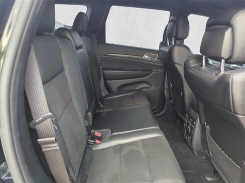 Used 2019 Jeep Grand Cherokee Altitude RWD image 18