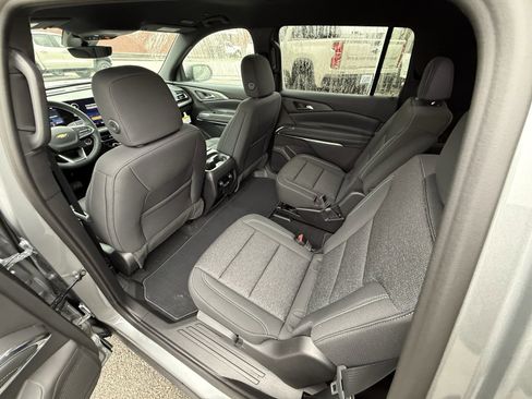 New 2026 Chevrolet Traverse LT image 16