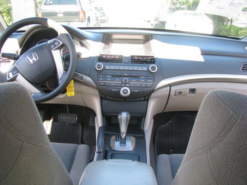 Used 2010 Honda Accord EX image 16