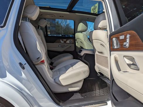 Used 2022 Mercedes-Benz GLS 450 4MATIC image 44