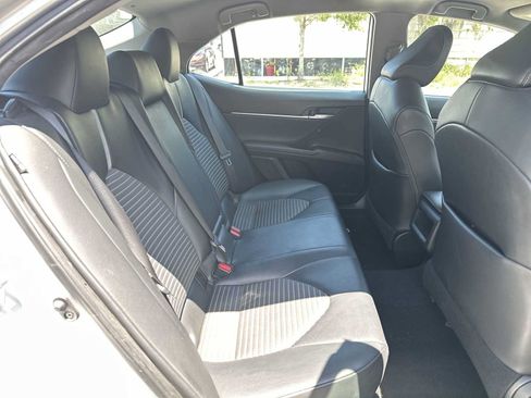Used 2021 Toyota Camry SE FWD image 18