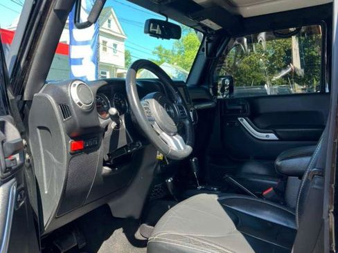 Used 2015 Jeep Wrangler Unlimited Rubicon AWD/4WD image 10