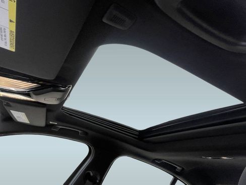 Used 2025 BMW 330i Sedan w/ Premium Package image 13