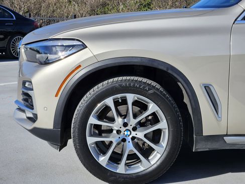 Used 2019 BMW X5 xDrive40i w/ Premium Package image 12