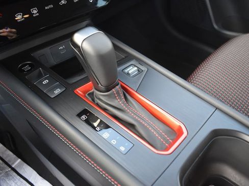 Used 2025 Nissan Kicks SR image 25