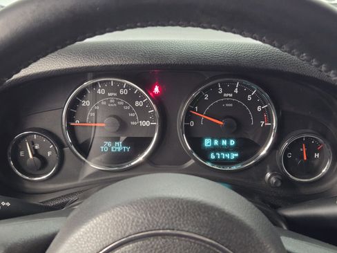 Used 2016 Jeep Wrangler Sahara w/ Connectivity Group image 15