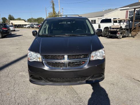 Used 2016 Dodge Grand Caravan SXT image 5