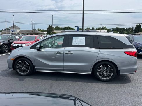 Used 2024 Honda Odyssey Elite image 2