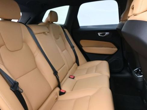 Used 2023 Volvo XC60 B5 Ultimate w/ Climate Package AWD/4WD image 34
