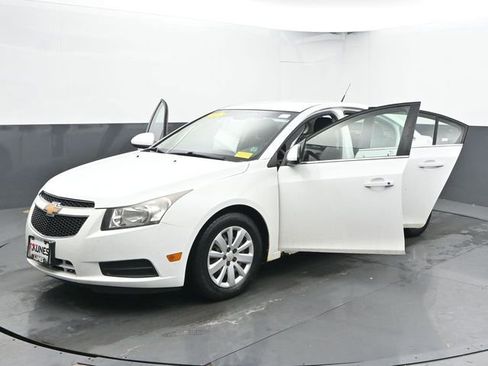 Used 2011 Chevrolet Cruze LT image 48