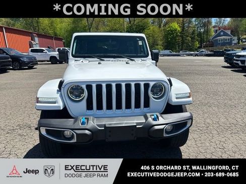 Used 2023 Jeep Wrangler Unlimited Sahara w/ Cold Weather Group AWD/4WD image 5