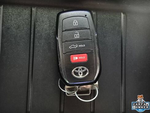Used 2024 Toyota Tundra Platinum AWD/4WD image 30