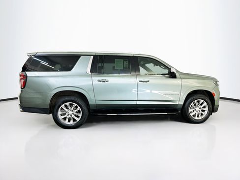 Used 2023 Chevrolet Suburban Premier image 10