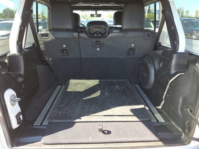 Used 2020 Jeep Wrangler Unlimited Sahara AWD/4WD image 24