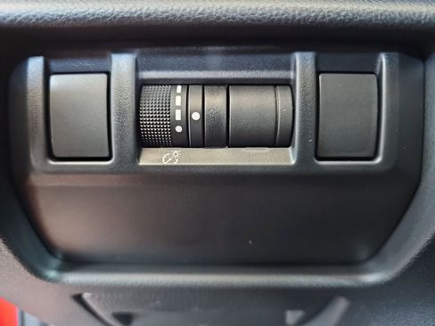 Certified 2025 Subaru Impreza 2.0i image 30