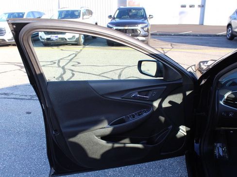 Used 2023 Chevrolet Malibu LS image 14