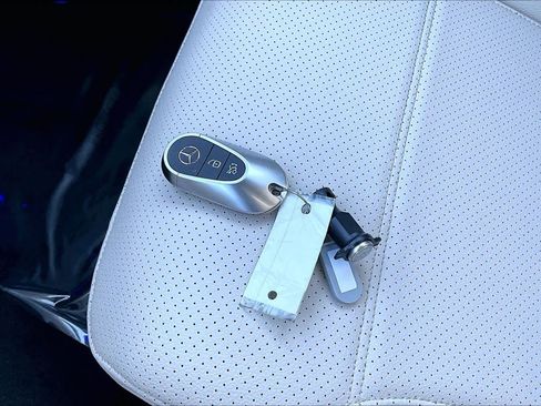 Certified 2025 Mercedes-Benz GLC 300 image 14