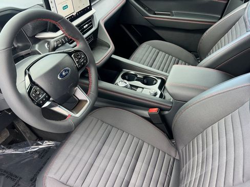 New 2026 Ford Explorer ST-Line w/ ST-Line Street Pack image 9