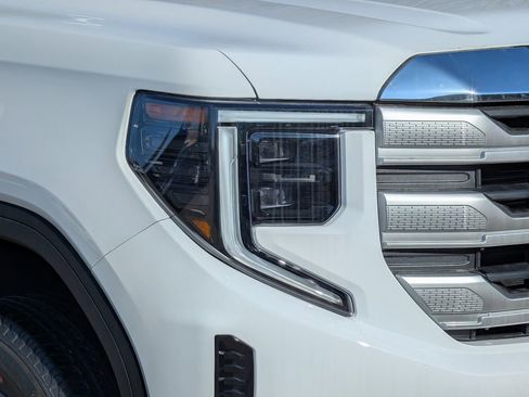 New 2026 GMC Sierra 1500 SLE image 17