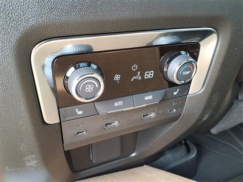 New 2026 Chevrolet Tahoe Premier image 13