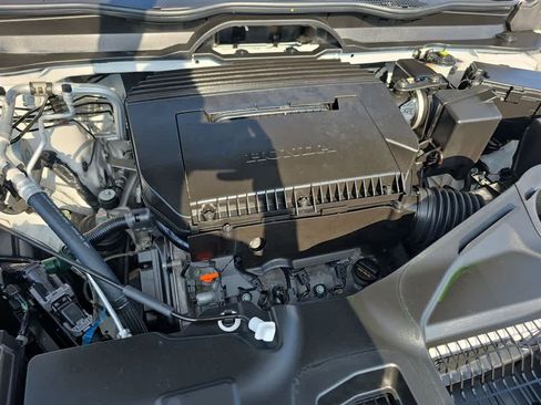 Certified 2025 Honda Pilot Elite image 31